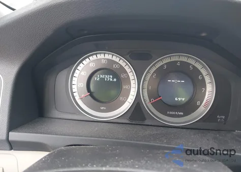 2013 Volvo S60 T5 z USA, uszkodzony, nr VIN YV1612FS5D2219939